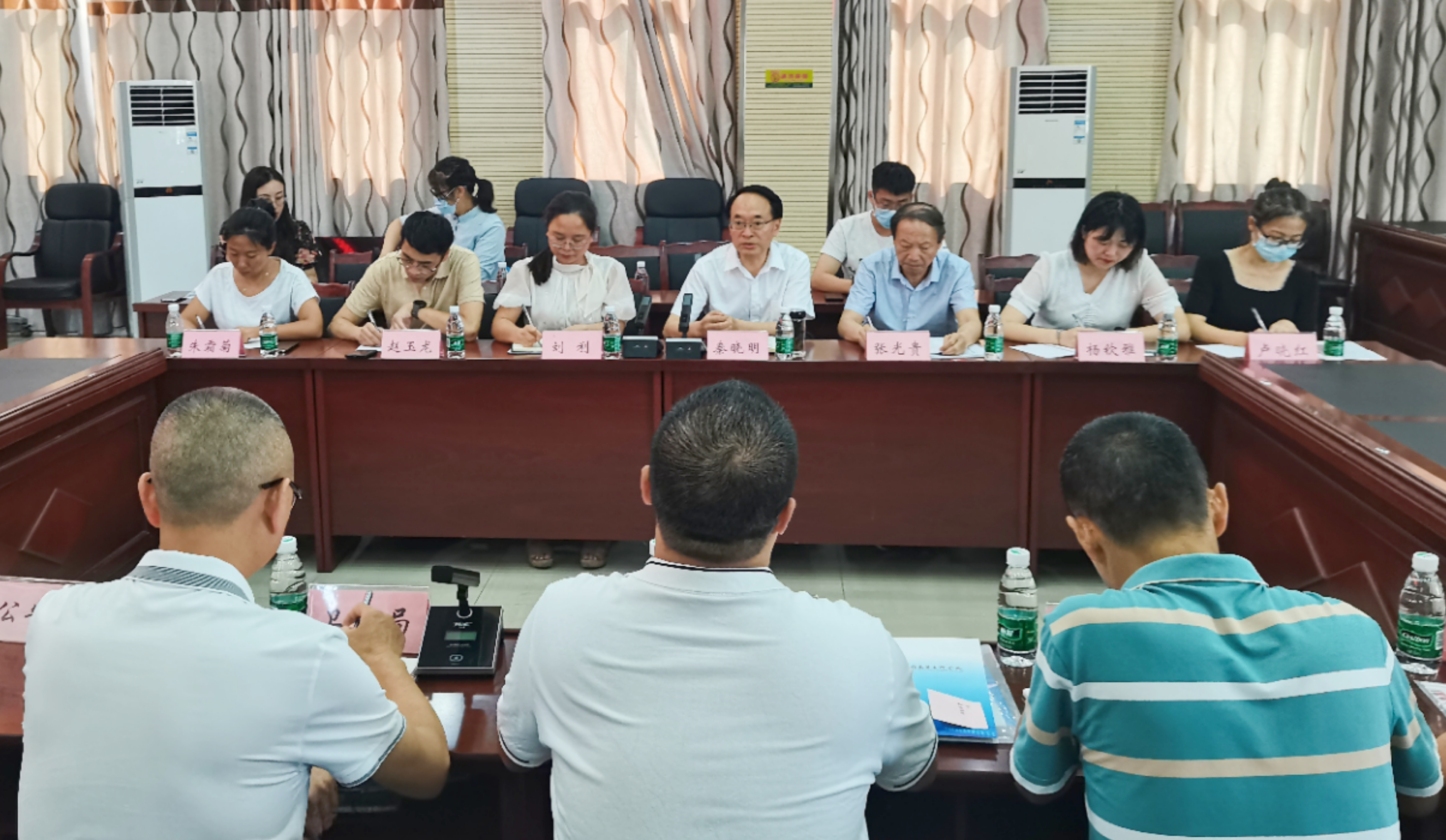 校党委书记秦晓明率专家团队赴仪陇县开展课题调研